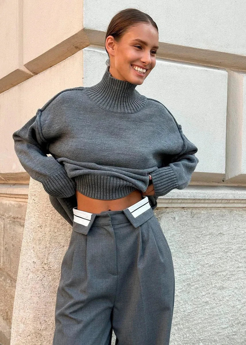 Modern Cozy Turtleneck Sweater - Timeless Comfort and Design