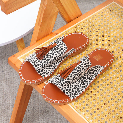 Fashionable Tassel Flat Beach Sandals