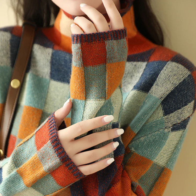 Elegantly Designed Pullover