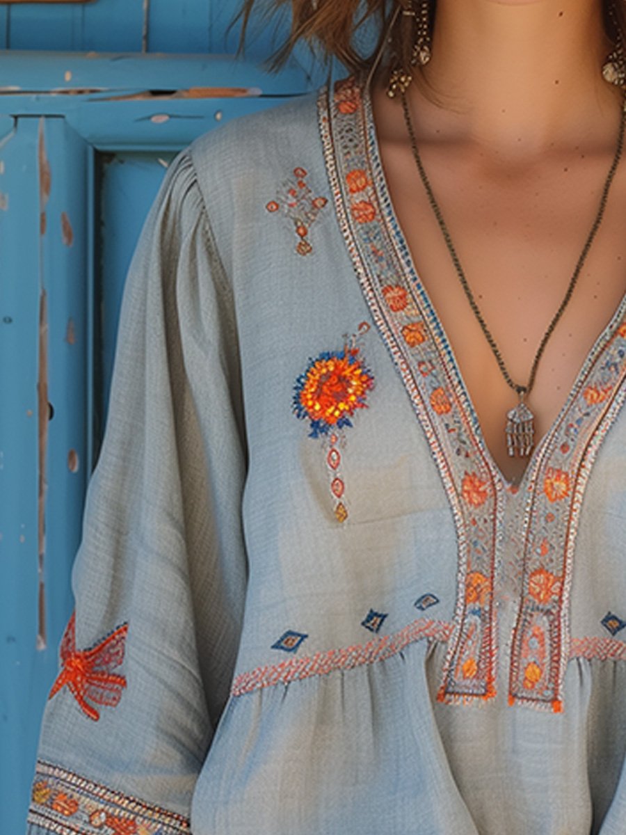 Kaitlyn | ’s Summer Embroidered Blouse