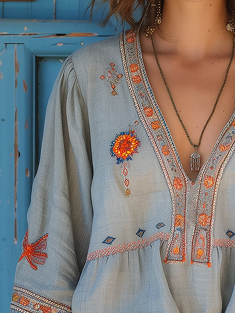 Kaitlyn | ’s Summer Embroidered Blouse