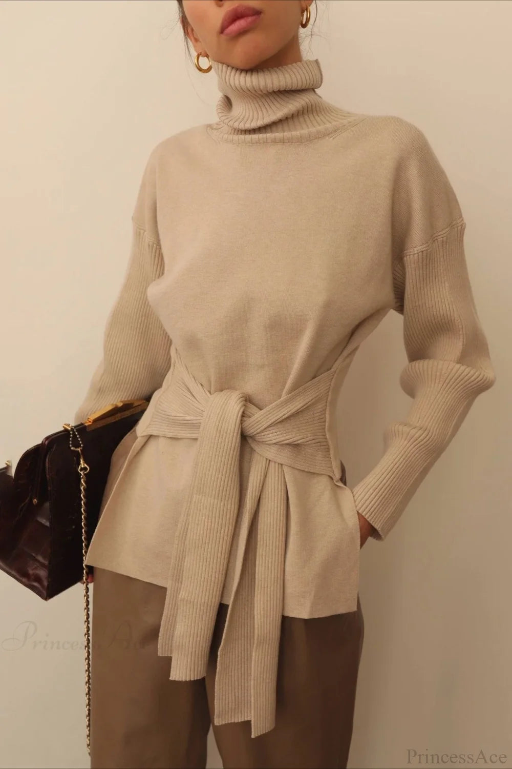 Minimal Turtleneck Tie Backless Fitted Sweater