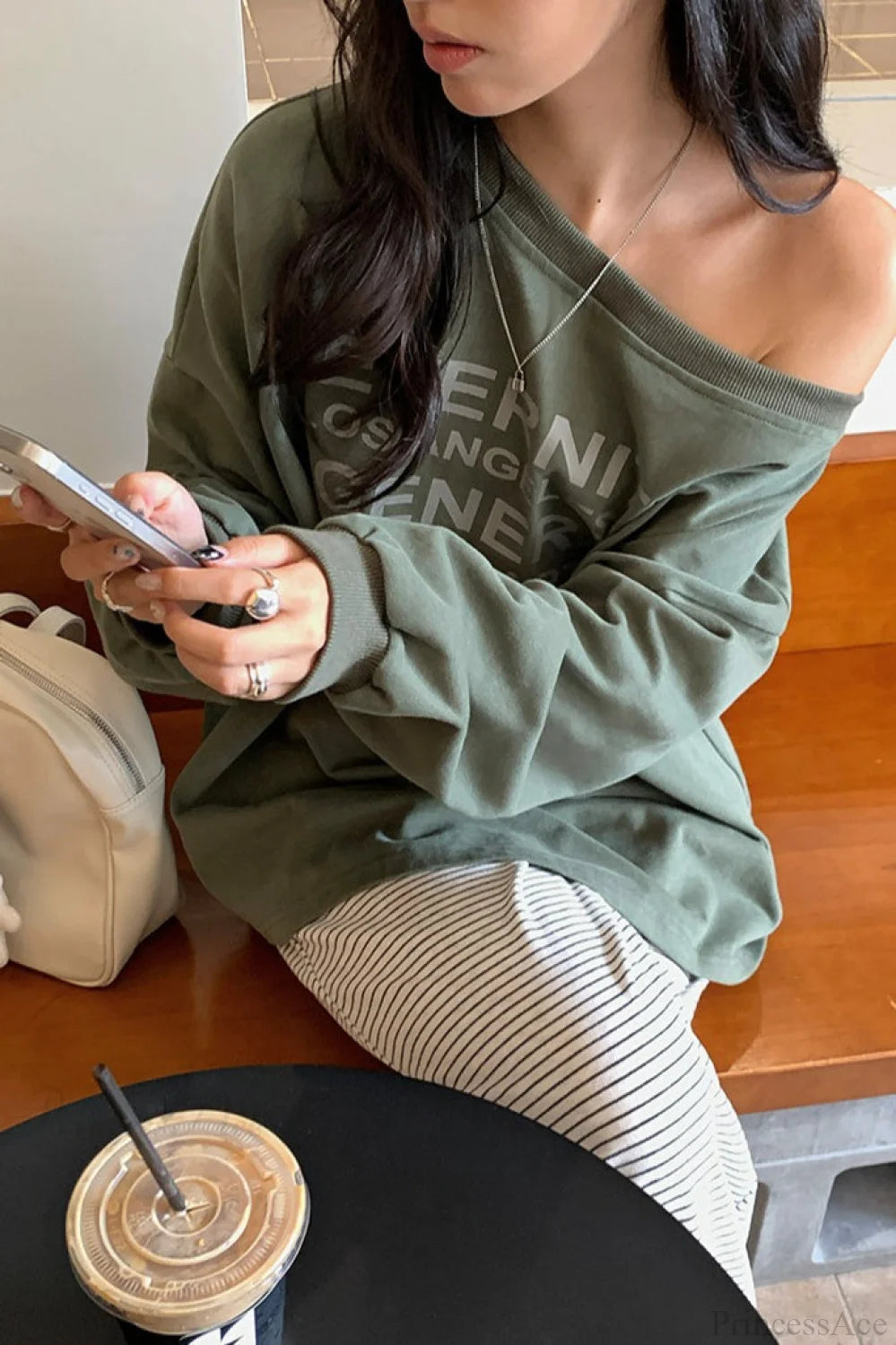 Off-shoulder Graphic Letter Relaxed Sweatshirt
