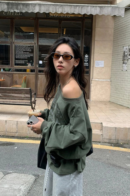 Off-shoulder Graphic Letter Relaxed Sweatshirt