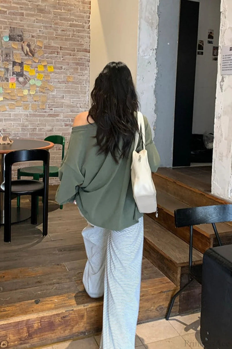 Off-shoulder Graphic Letter Relaxed Sweatshirt