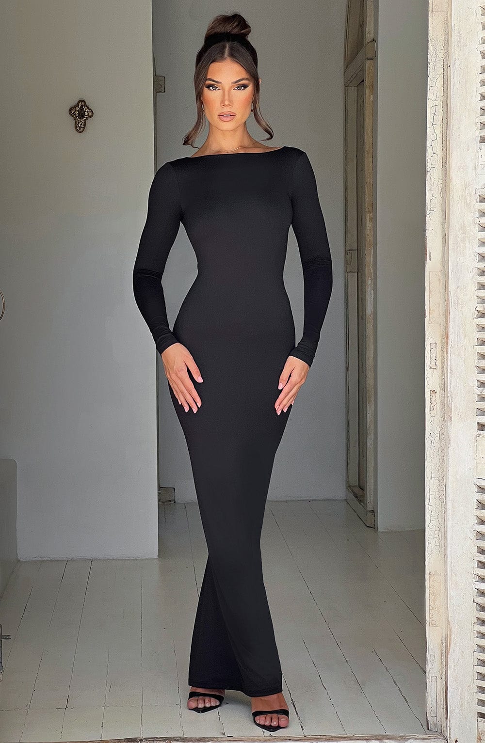 Evanna - Boat-neck Backless Maxi Dress